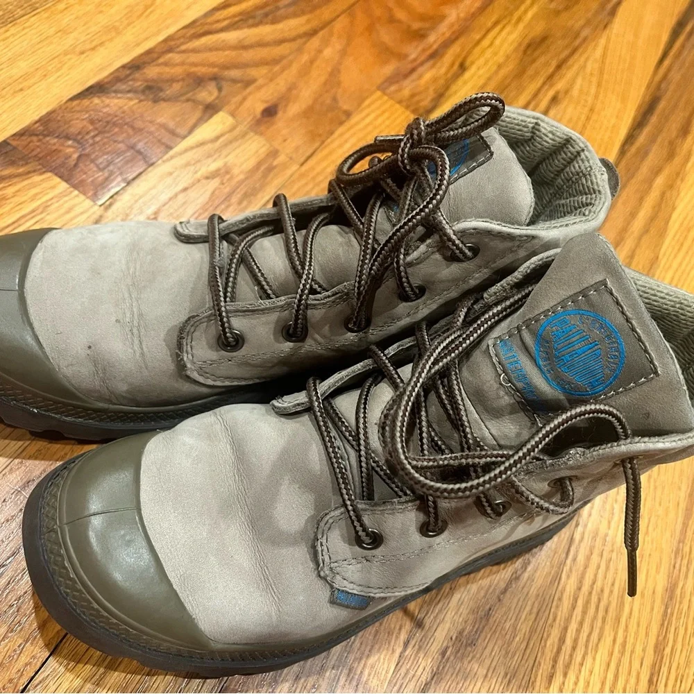 Women's Palladium Work Boots Grey,Size 6.Some stains‎ see pictures
